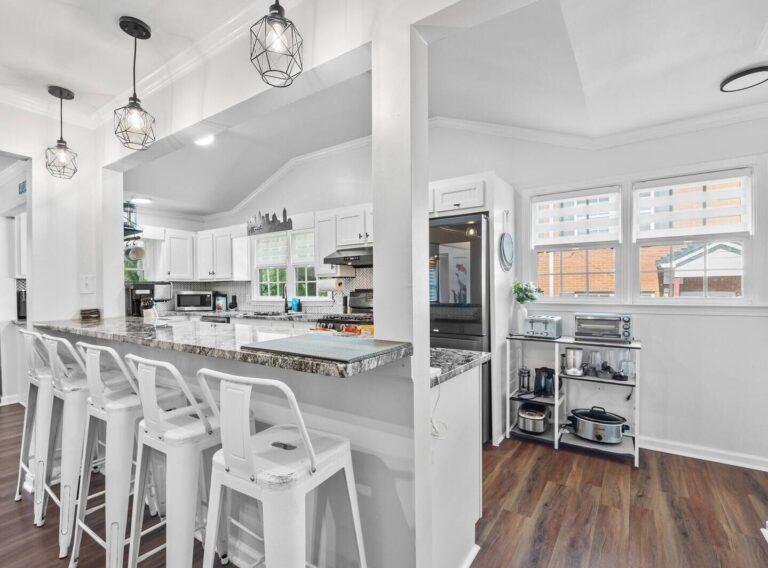 Seasonal Deep Cleaning: Why It’s a Must for Vacation Rentals.